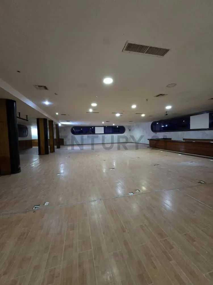 Local comercial de alto impacto en Porlamar de 1.472 m² - 27