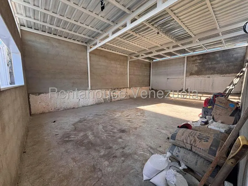 Terreno (Comercial) en Venta en Zona Este, Lara - 34