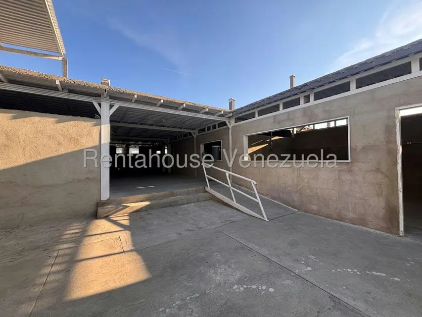 Terreno (Comercial) en Venta en Zona Este, Lara - 37