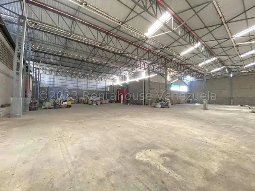 Local Comercial en Venta en Zona Industrial 2, Lara - 18