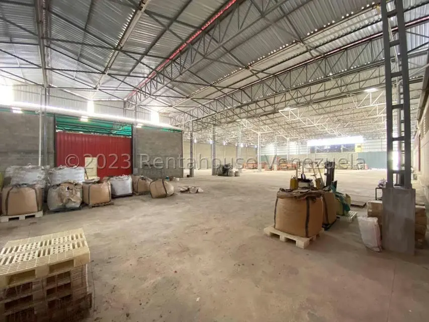 Local Comercial en Venta en Zona Industrial 2, Lara - 35