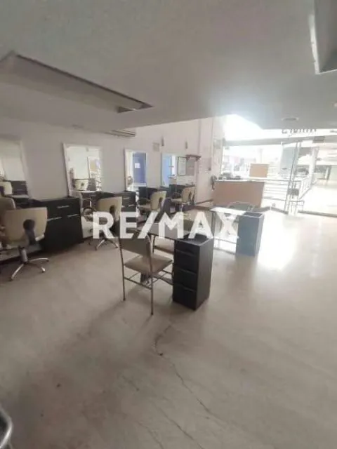Se Alquila Local Comercial en CC Galerias El Paraiso - 2