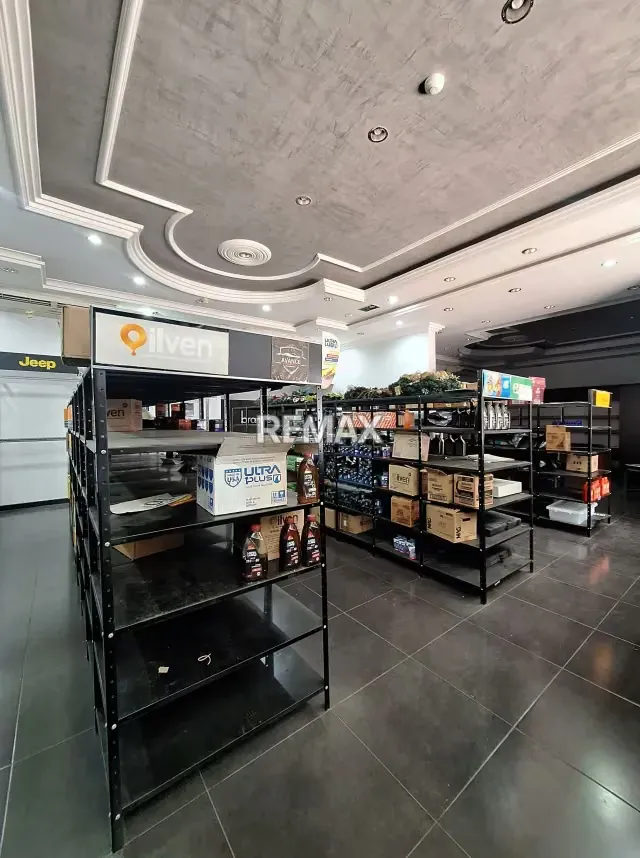 EN VENTA EDIFICIO COMERCIAL EN JUAN GRIEGO - 6