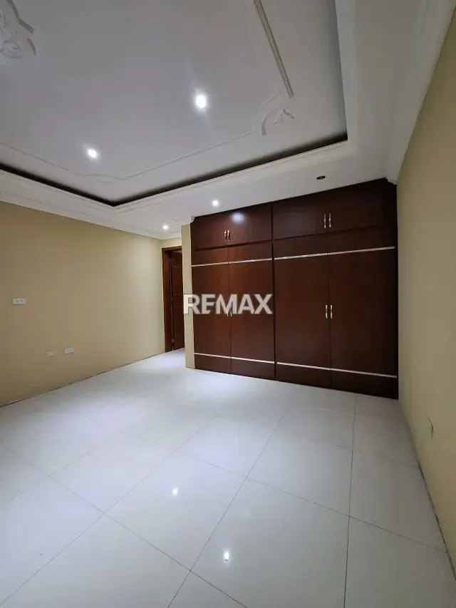 EN VENTA EDIFICIO COMERCIAL EN JUAN GRIEGO - 10