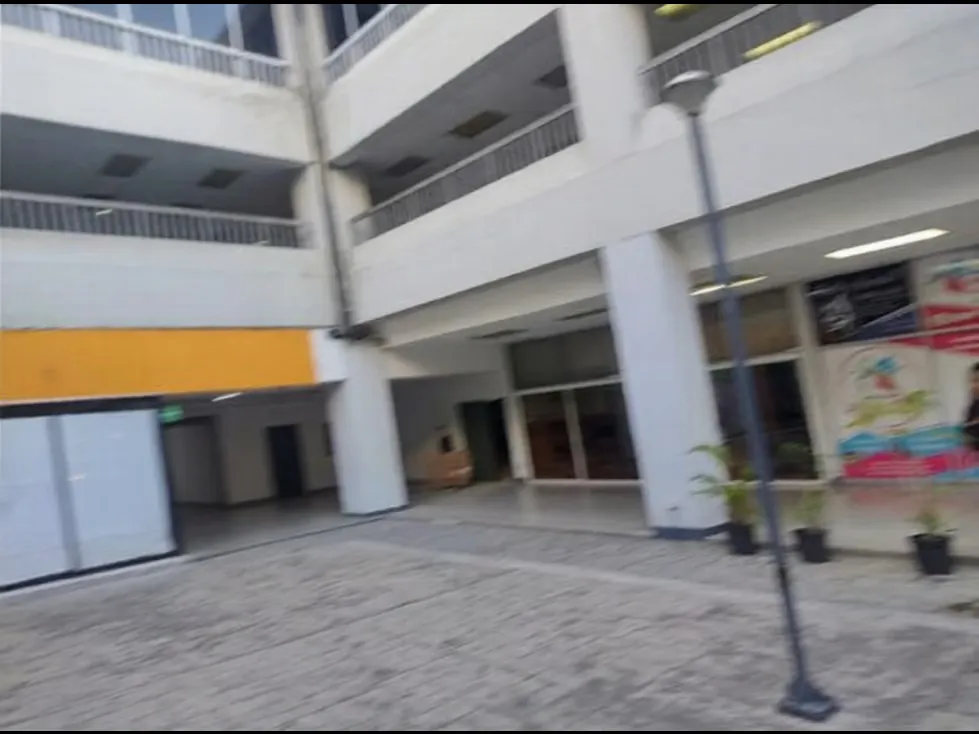 Se Alquila excelente Local Comercial de 1000 M2 en los Chaguaramos - 2
