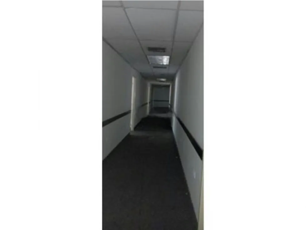 Se Alquila excelente Local Comercial de 1000 M2 en los Chaguaramos - 3