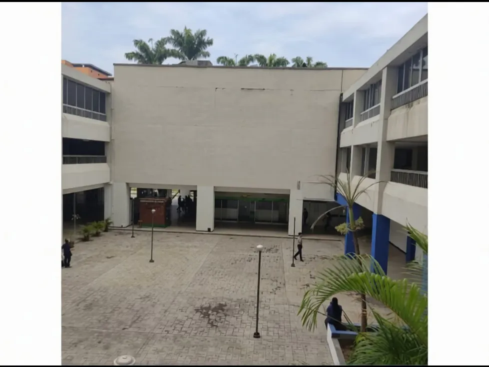 Se Alquila excelente Local Comercial de 1000 M2 en los Chaguaramos - 10