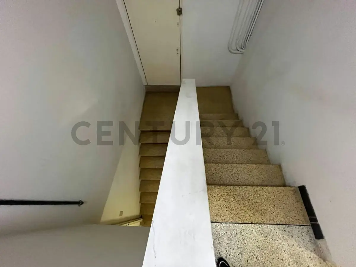 Casa de tres niveles de 700 m² con montacargas para oficinas o industria - 22