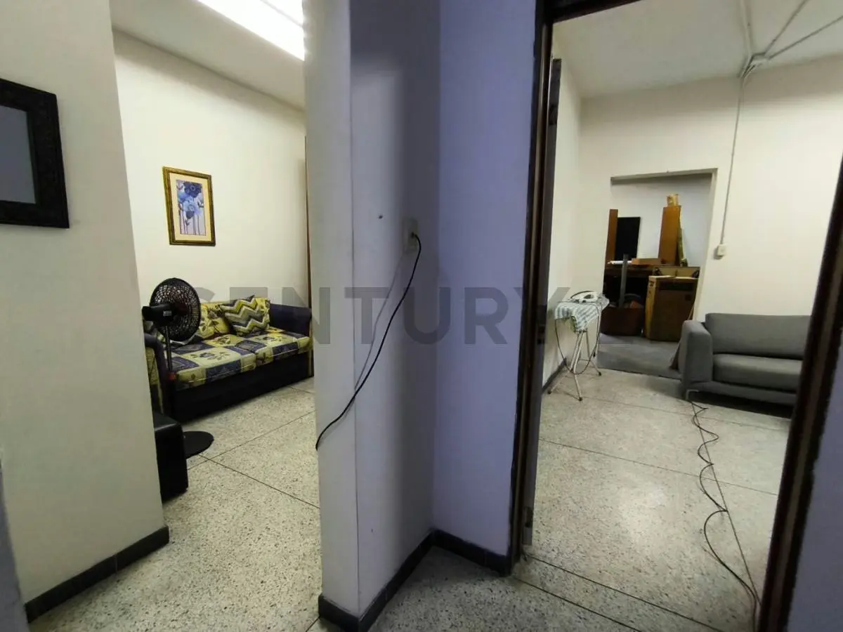 Casa de tres niveles de 700 m² con montacargas para oficinas o industria - 8