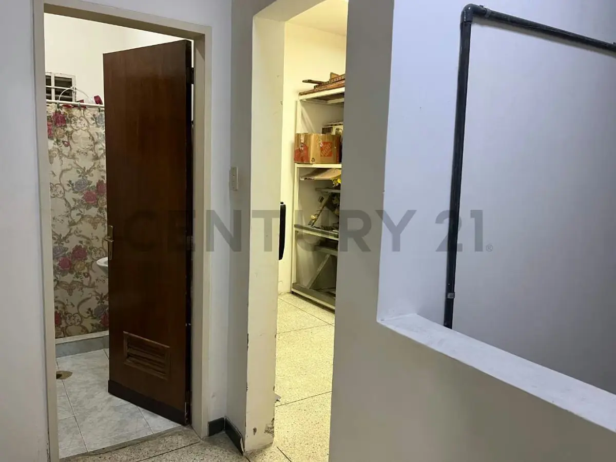 Casa de tres niveles de 700 m² con montacargas para oficinas o industria - 10