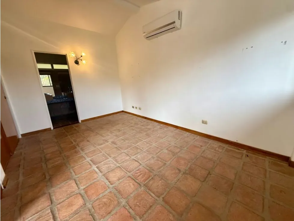Se vende casa c/ piscina 587m2 Valle Arriba 4842 - 11