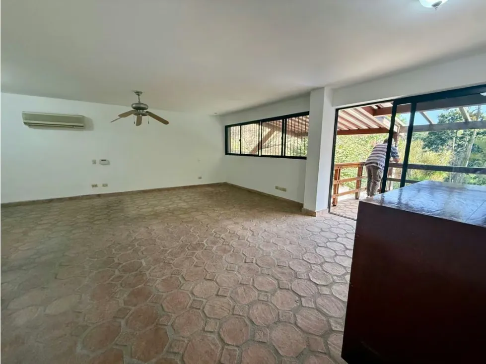Se vende casa c/ piscina 587m2 Valle Arriba 4842 - 22