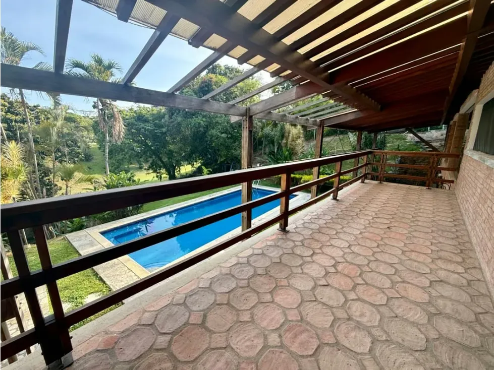 Se vende casa c/ piscina 587m2 Valle Arriba 4842 - 24