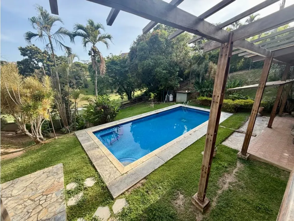 Se vende casa c/ piscina 587m2 Valle Arriba 4842 - 25