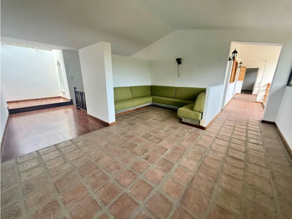 Se vende casa c/ piscina 587m2 Valle Arriba 4842 - 4