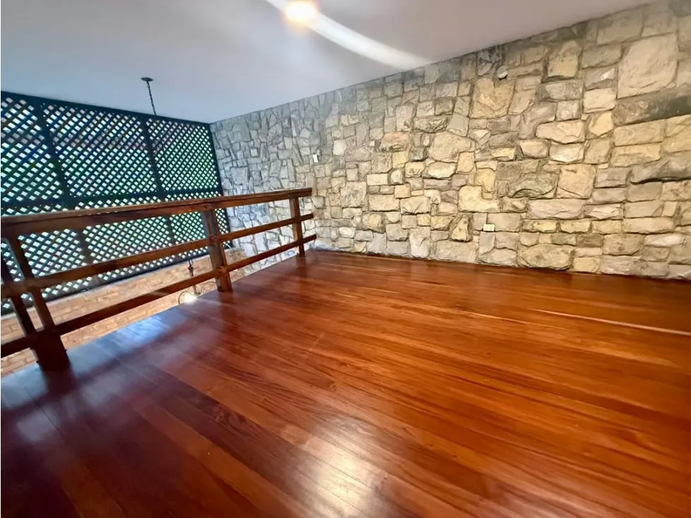 Se vende casa c/ piscina 587m2 Valle Arriba 4842 - 31