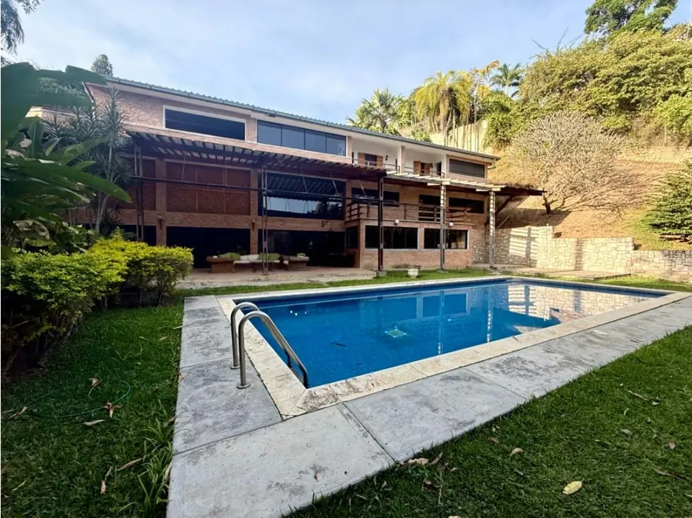 Se vende casa c/ piscina 587m2 Valle Arriba 4842 - 44