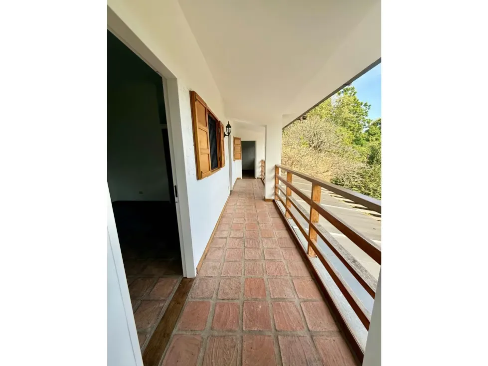 Se vende casa c/ piscina 587m2 Valle Arriba 4842 - 6