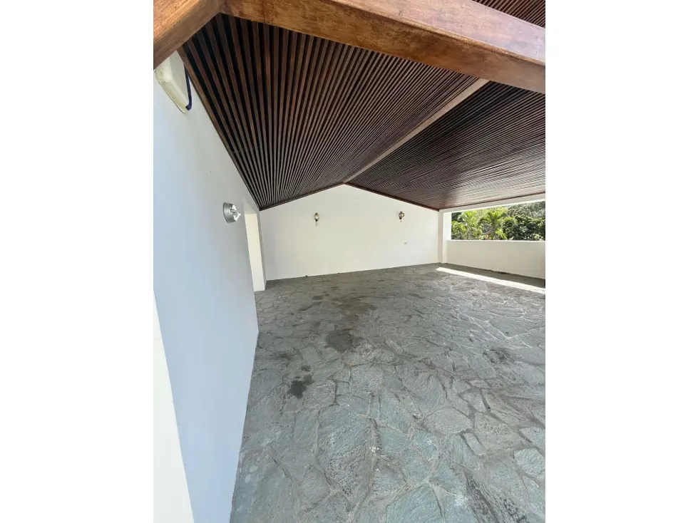 Se vende casa c/ piscina 587m2 Valle Arriba 4842 - 52