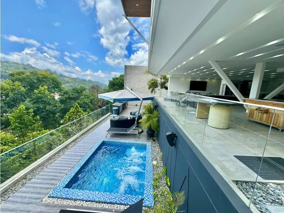 Se vende casa 1100m² 5h/ 7b/ 10e Las Marías - 2
