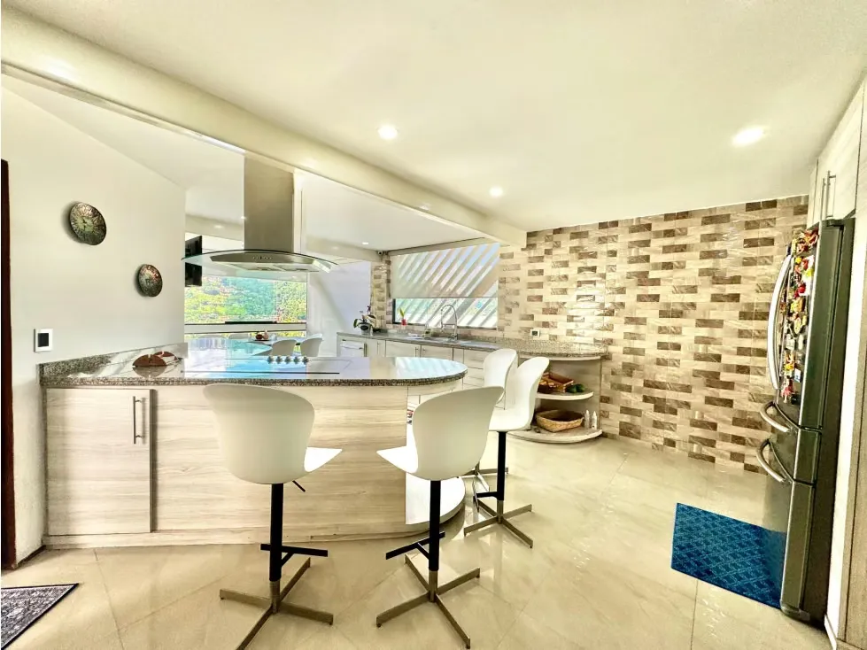 Se vende casa 1100m² 5h/ 7b/ 10e Las Marías - 13