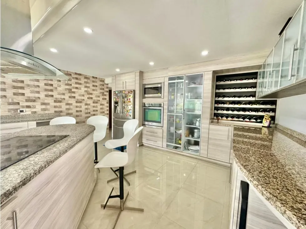 Se vende casa 1100m² 5h/ 7b/ 10e Las Marías - 15
