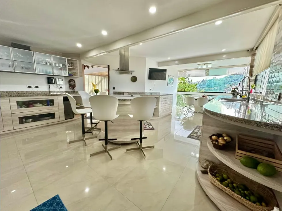 Se vende casa 1100m² 5h/ 7b/ 10e Las Marías - 16