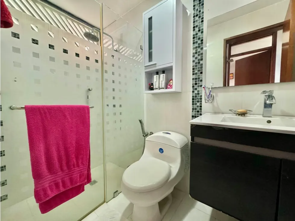 Se vende casa 1100m² 5h/ 7b/ 10e Las Marías - 22