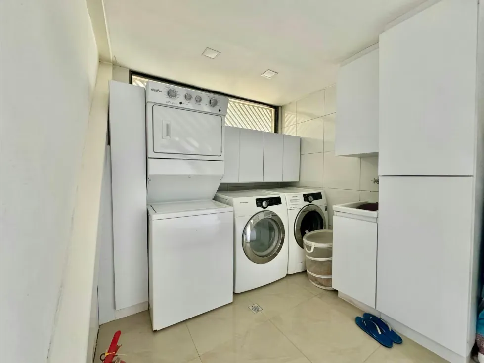 Se vende casa 1100m² 5h/ 7b/ 10e Las Marías - 25