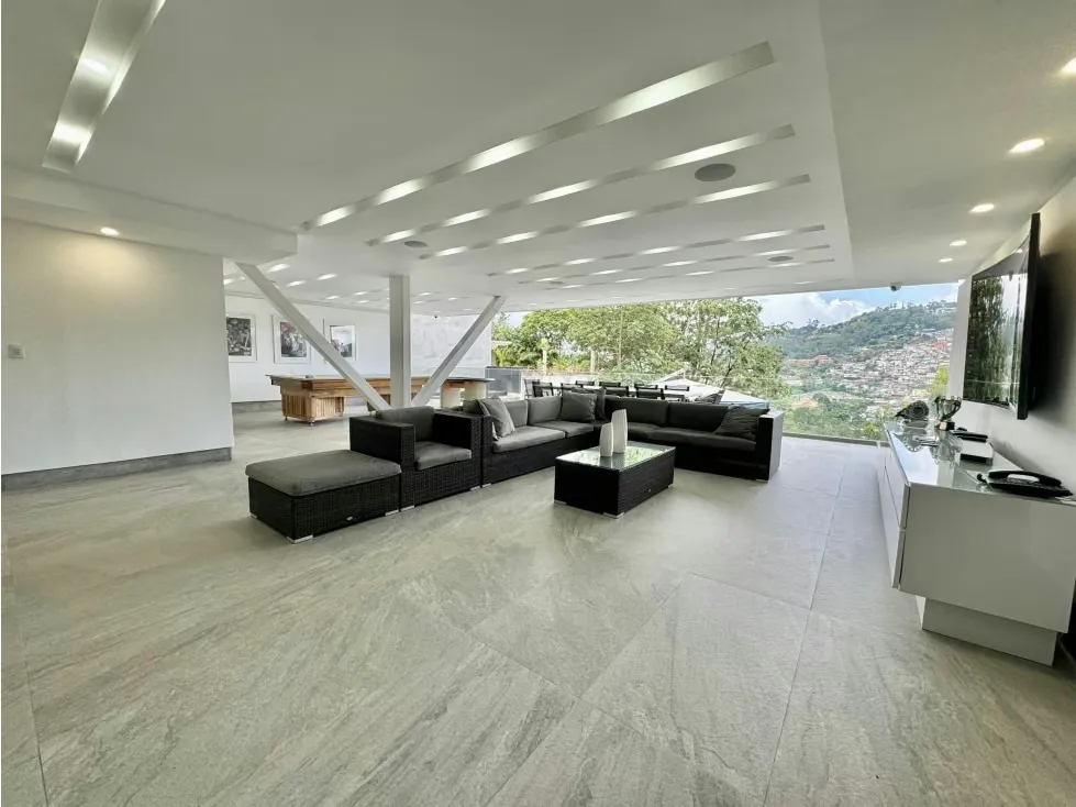 Se vende casa 1100m² 5h/ 7b/ 10e Las Marías - 30