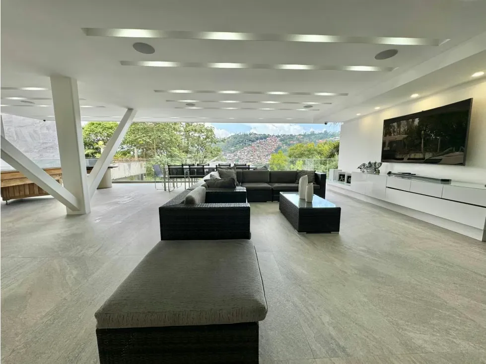 Se vende casa 1100m² 5h/ 7b/ 10e Las Marías - 31