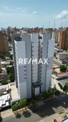 EDIFICIO RESIDENCIAL TORRE 9, APTO 13B CON BALCON