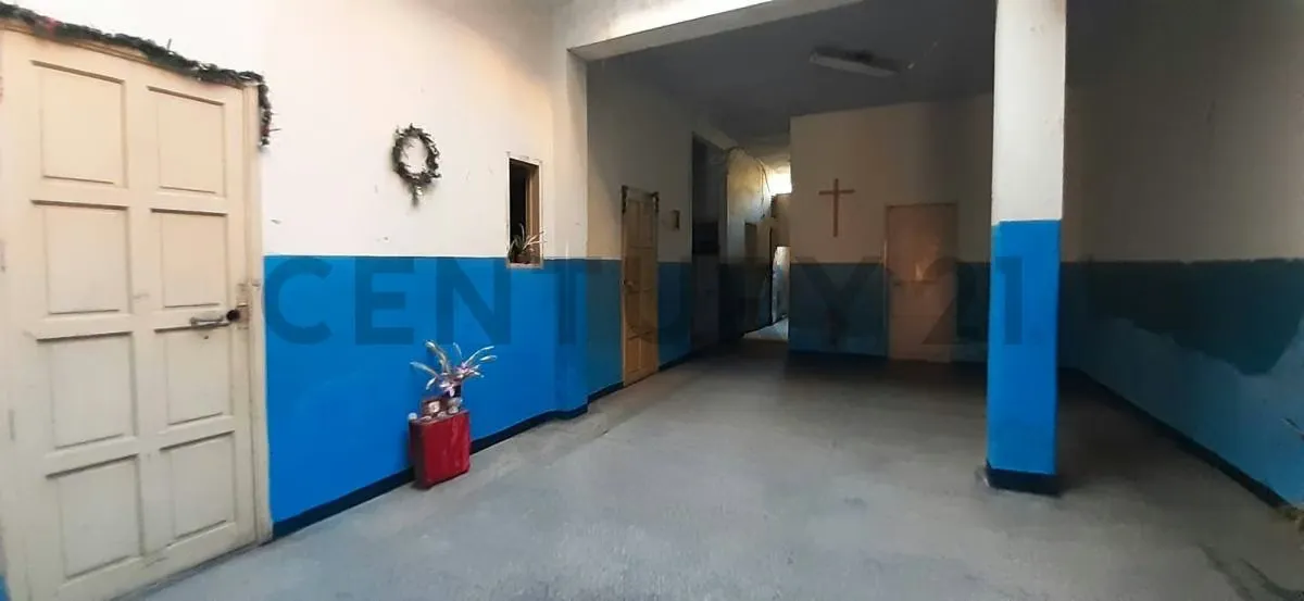 Casa en el centro con muy buen punto comercial - 3