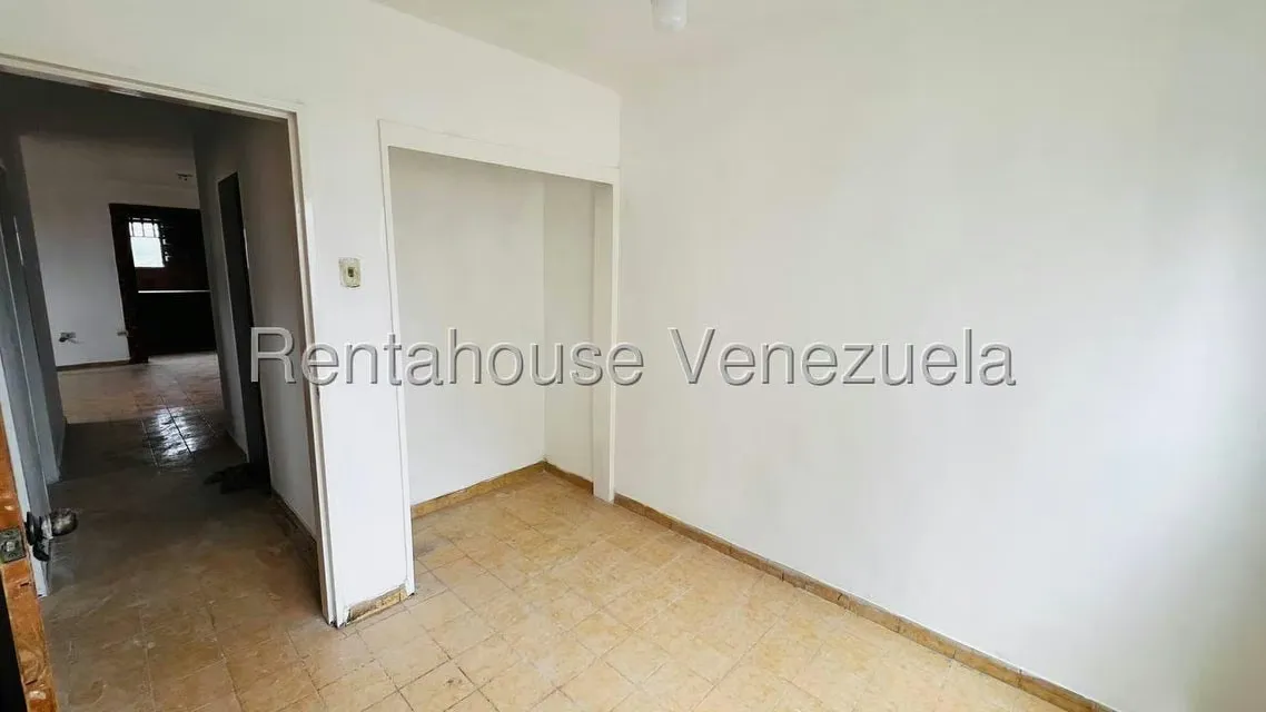 Apartamento (1 Nivel) en Venta en Centro, Aragua - 12