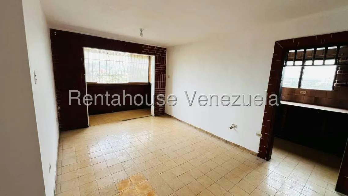 Apartamento (1 Nivel) en Venta en Centro, Aragua - 3