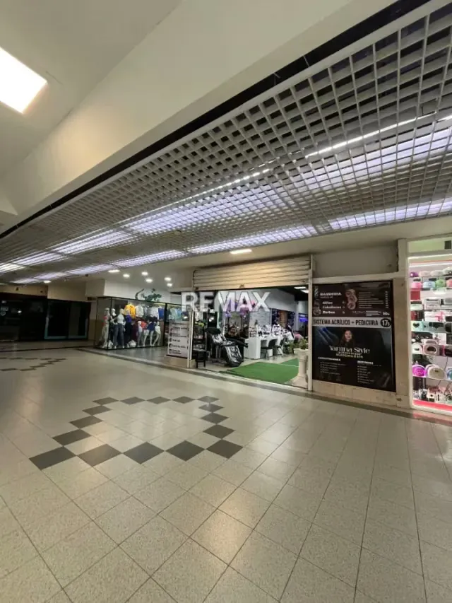 En venta 3 locales comerciales cc galerías mall