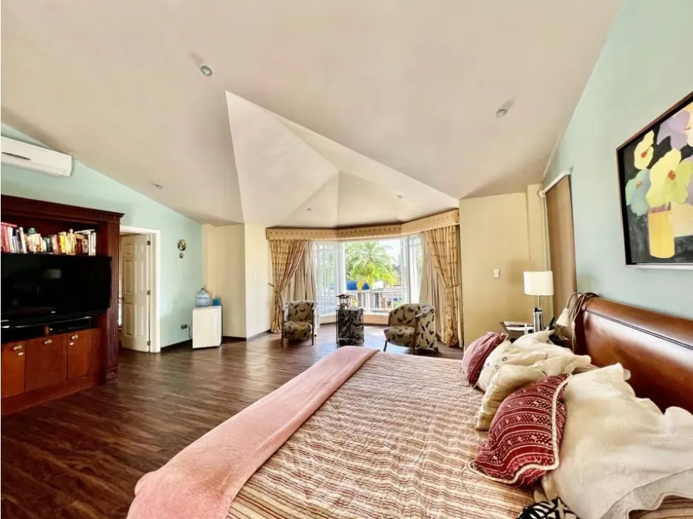Copia de Se vende casa 709m2 3h+s+Ch/7b/10 p La Lagunita - 24