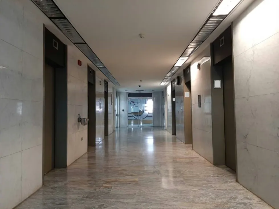 Se alquila oficina 100m2 Altamira 7369