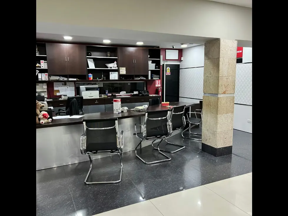 LOCAL COMERCIAL EN VENTA 2.259 M2- URB EL BOSQUE - 13