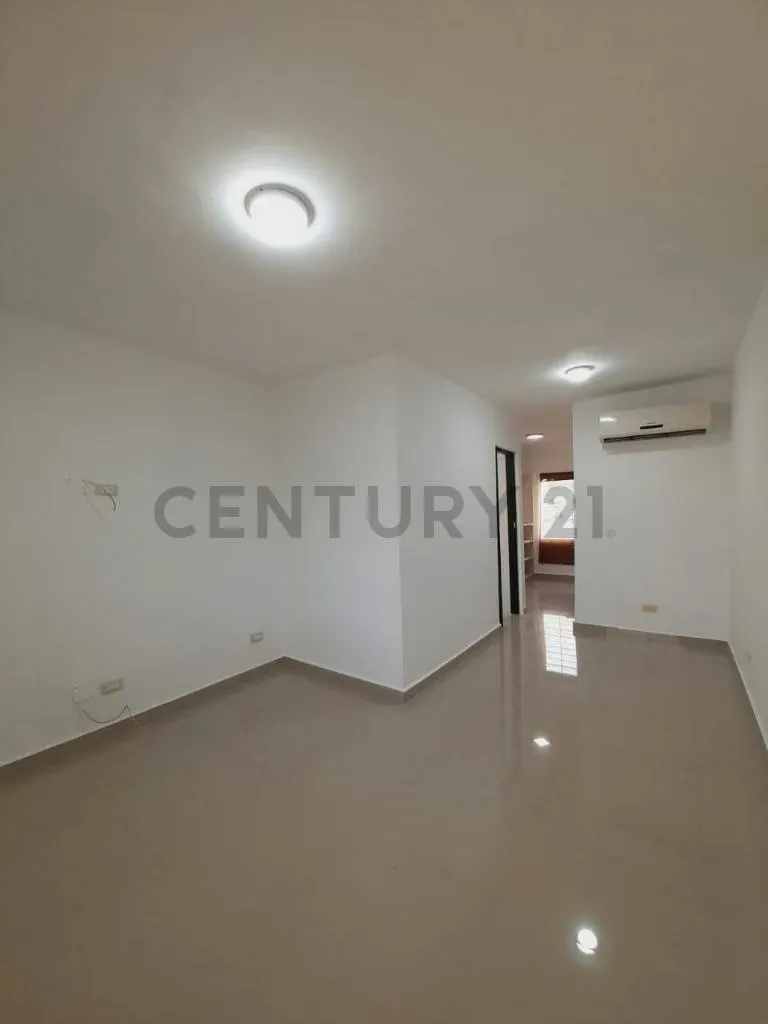 Townhouse en Alquiler de 3 niveles en Camino de Tarabana - 9