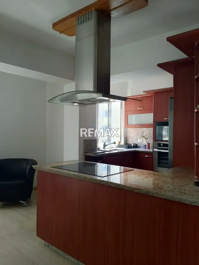 EN ALQUILER AMPLIO APARTAMENTO PENTHOUSE DE 142M2 DÚPLEX AMOBLADO Y EQUIPADO EN RESIDENCIAS EMPERATRIZ LECHERÍA VENEZUELA - 11