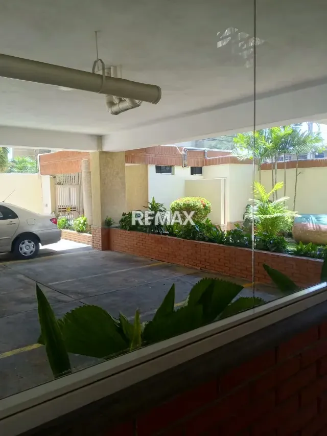 EN ALQUILER AMPLIO APARTAMENTO PENTHOUSE DE 142M2 DÚPLEX AMOBLADO Y EQUIPADO EN RESIDENCIAS EMPERATRIZ LECHERÍA VENEZUELA - 7