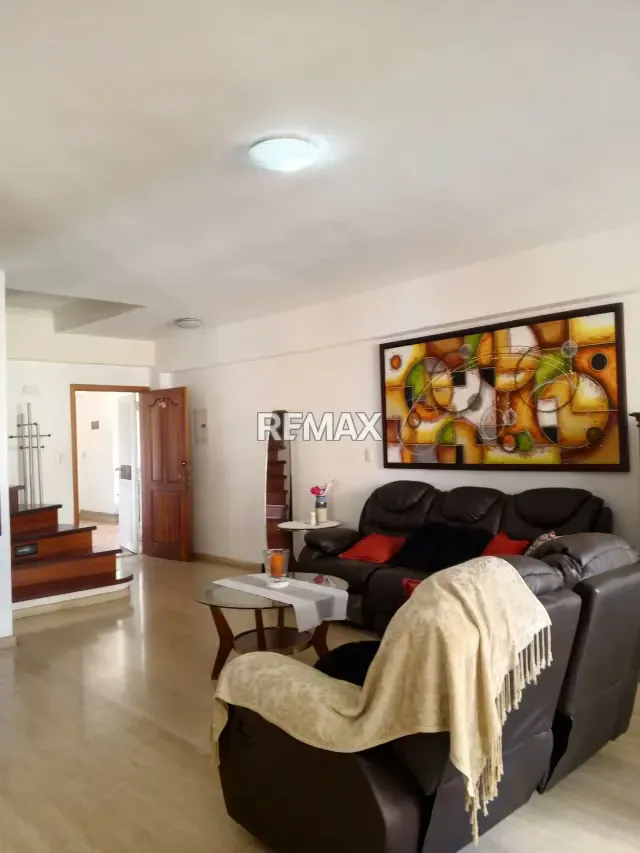 EN ALQUILER AMPLIO APARTAMENTO PENTHOUSE DE 142M2 DÚPLEX AMOBLADO Y EQUIPADO EN RESIDENCIAS EMPERATRIZ LECHERÍA VENEZUELA - 8