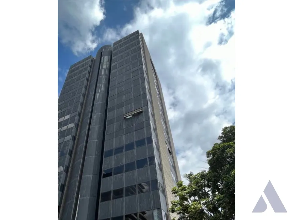 Se Vende Oficina 548m2 El Rosal 0701