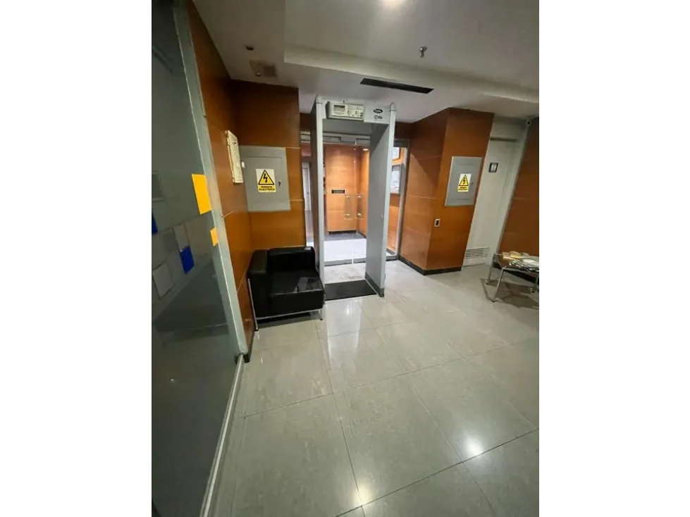 Se Vende Oficina 548m2 El Rosal 0701 - 6