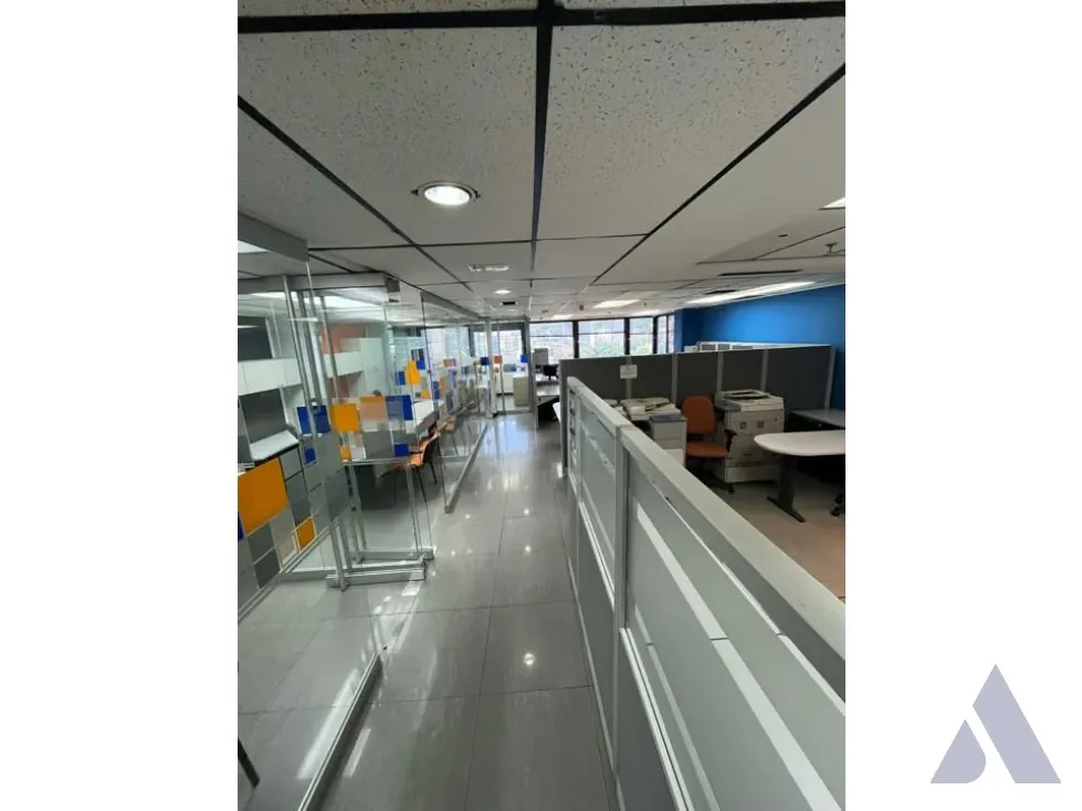 Se Vende Oficina 548m2 El Rosal 0701 - 8