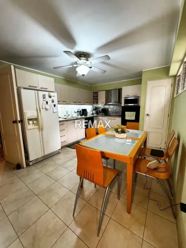 No es solo un apartamento de 198 m²: es el equilibrio perfecto entre espacio, seguridad y vida familiar en Los Naranjos - 5