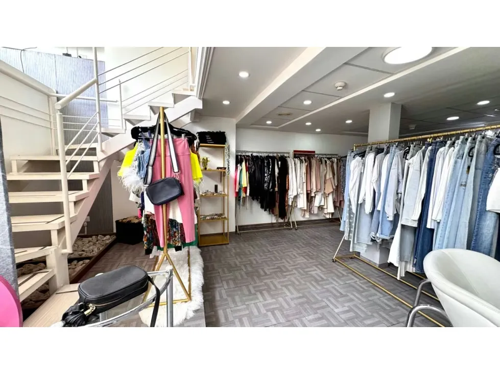 Alquilo local 140m2 Las Mercedes 8106 - 3