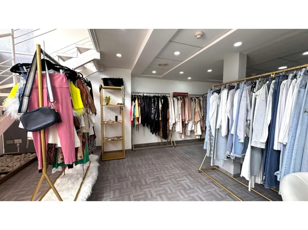 Alquilo local 140m2 Las Mercedes 8106 - 4