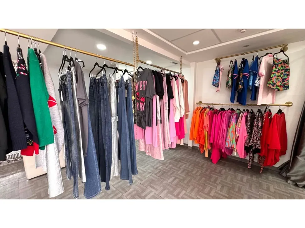 Alquilo local 140m2 Las Mercedes 8106 - 6